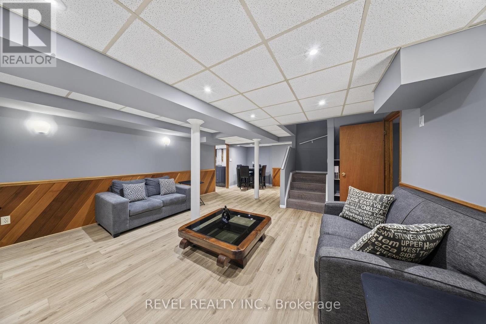 30 HALLEN ROAD - 43