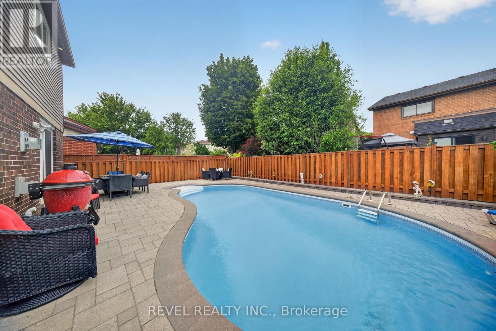 30 HALLEN ROAD - 26