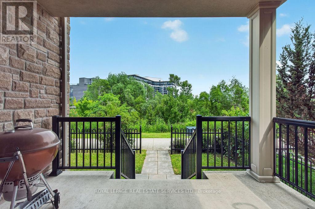 #19 3045 GLADESIDE AVENUE - 34