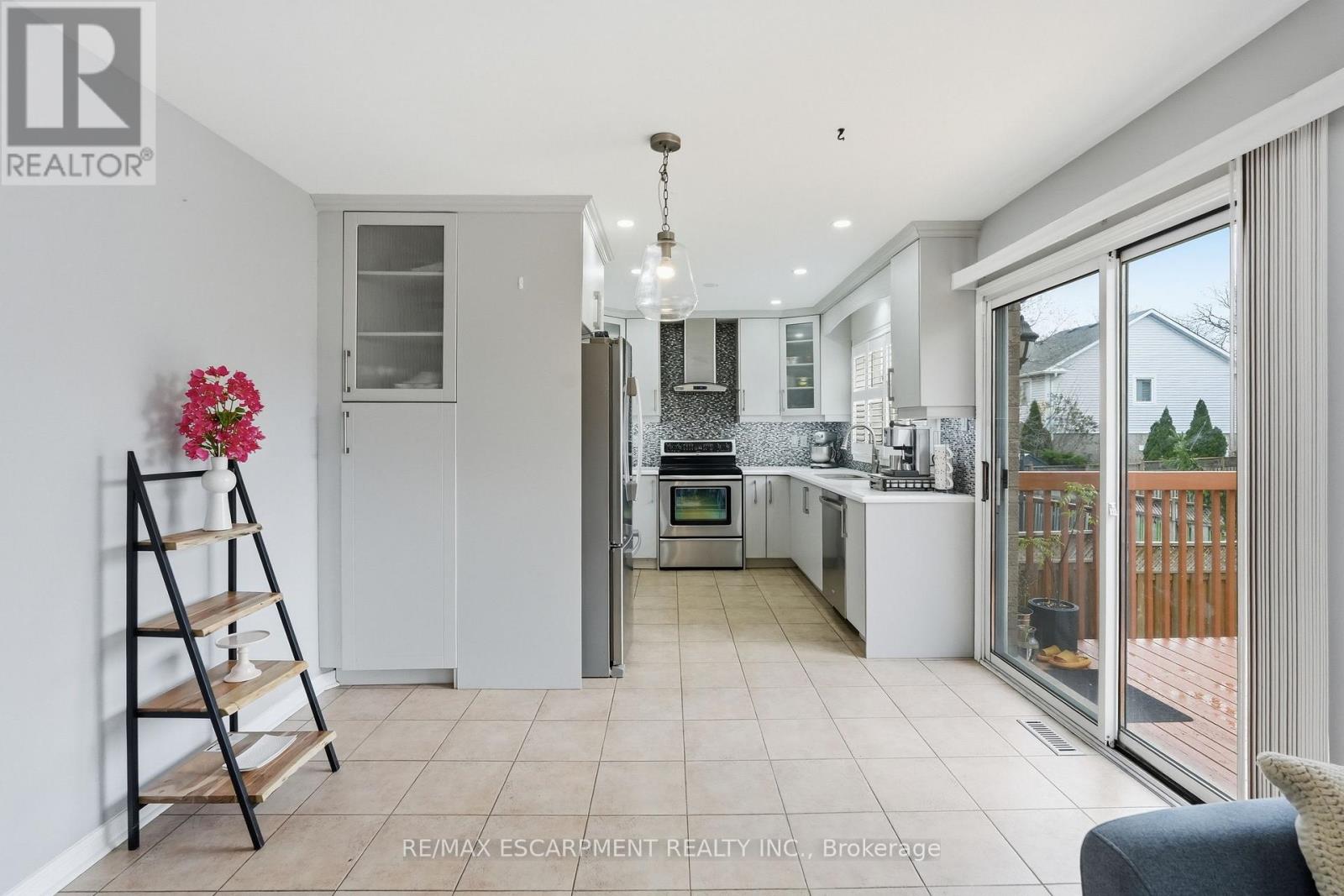 5010 BUNTON CRESCENT - 13