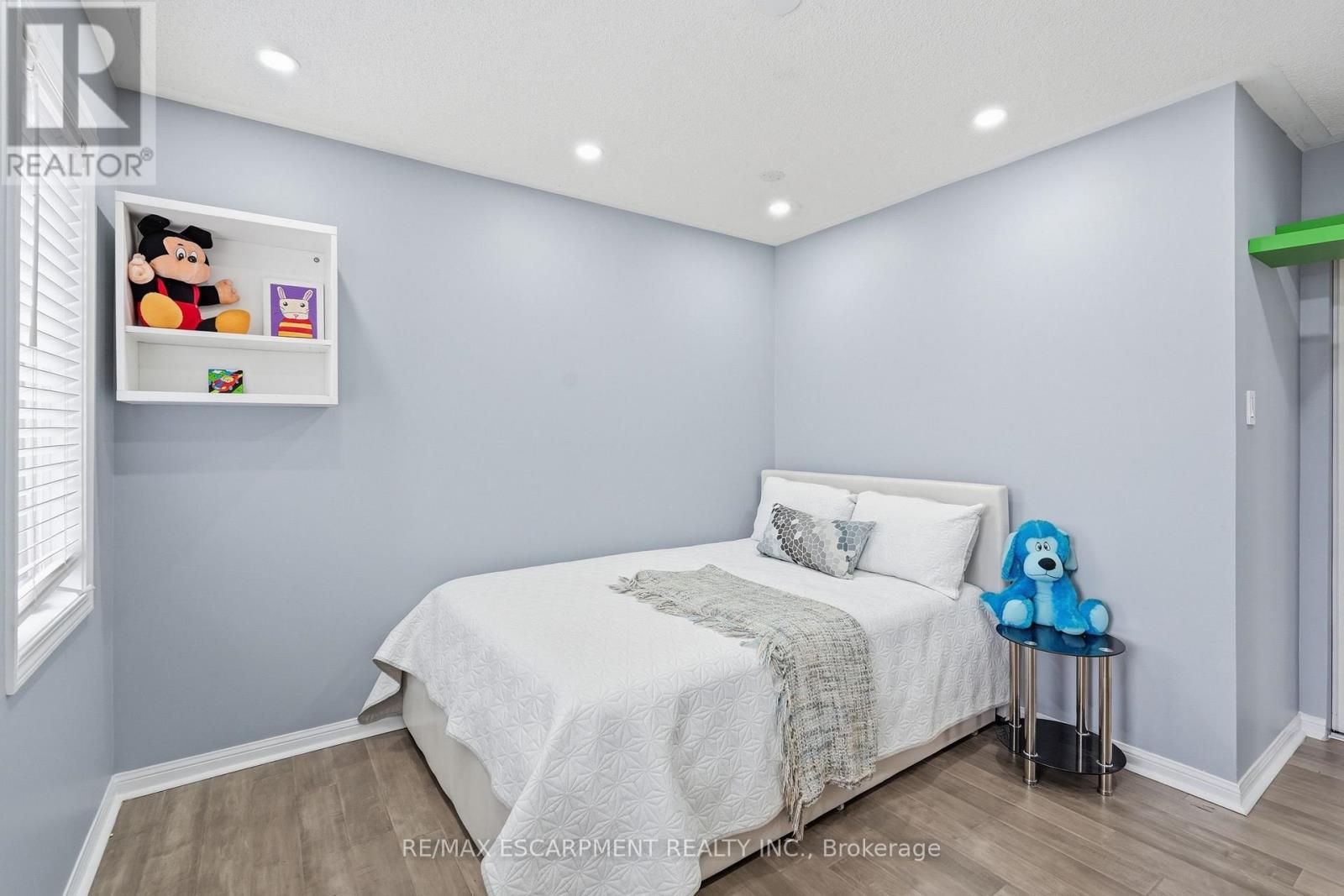 5010 BUNTON CRESCENT - 28
