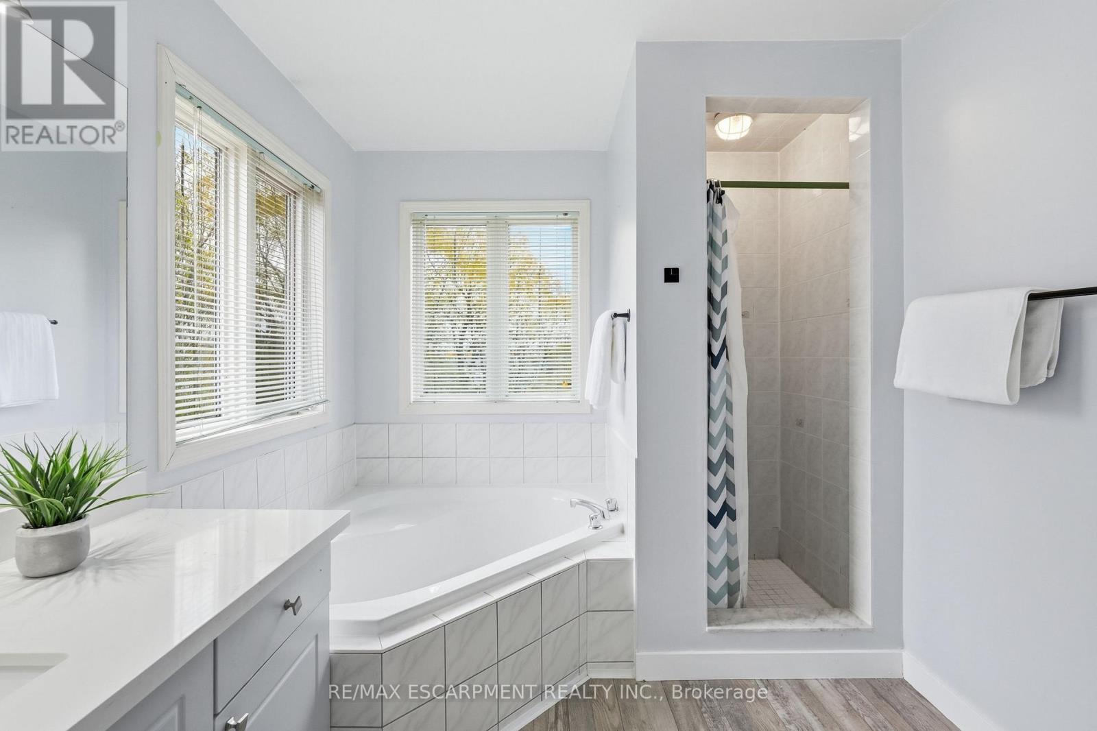 5010 BUNTON CRESCENT - 35