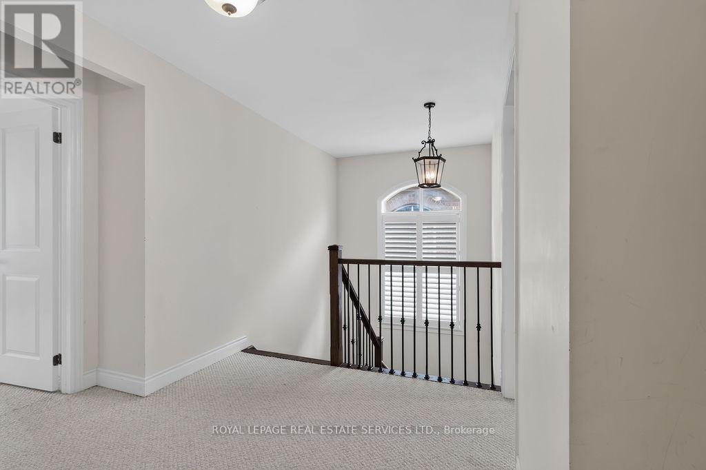 #19 3045 GLADESIDE AVENUE - 20