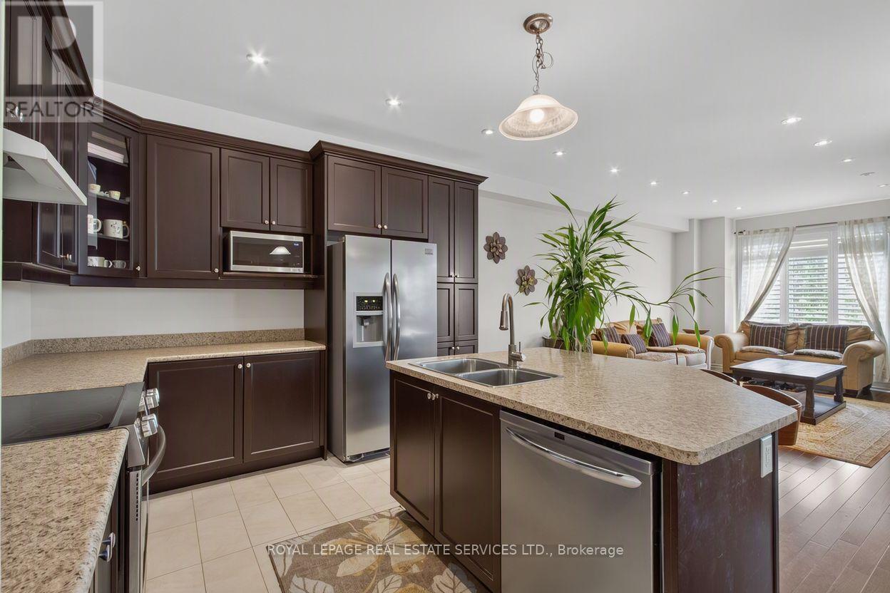 #19 3045 GLADESIDE AVENUE - 10