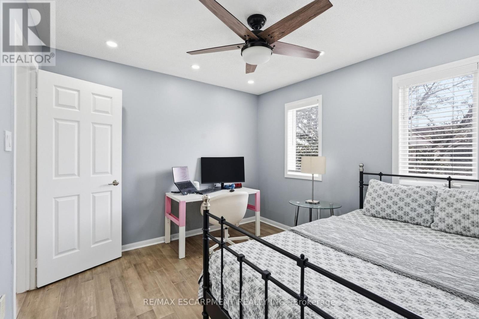 5010 BUNTON CRESCENT - 32