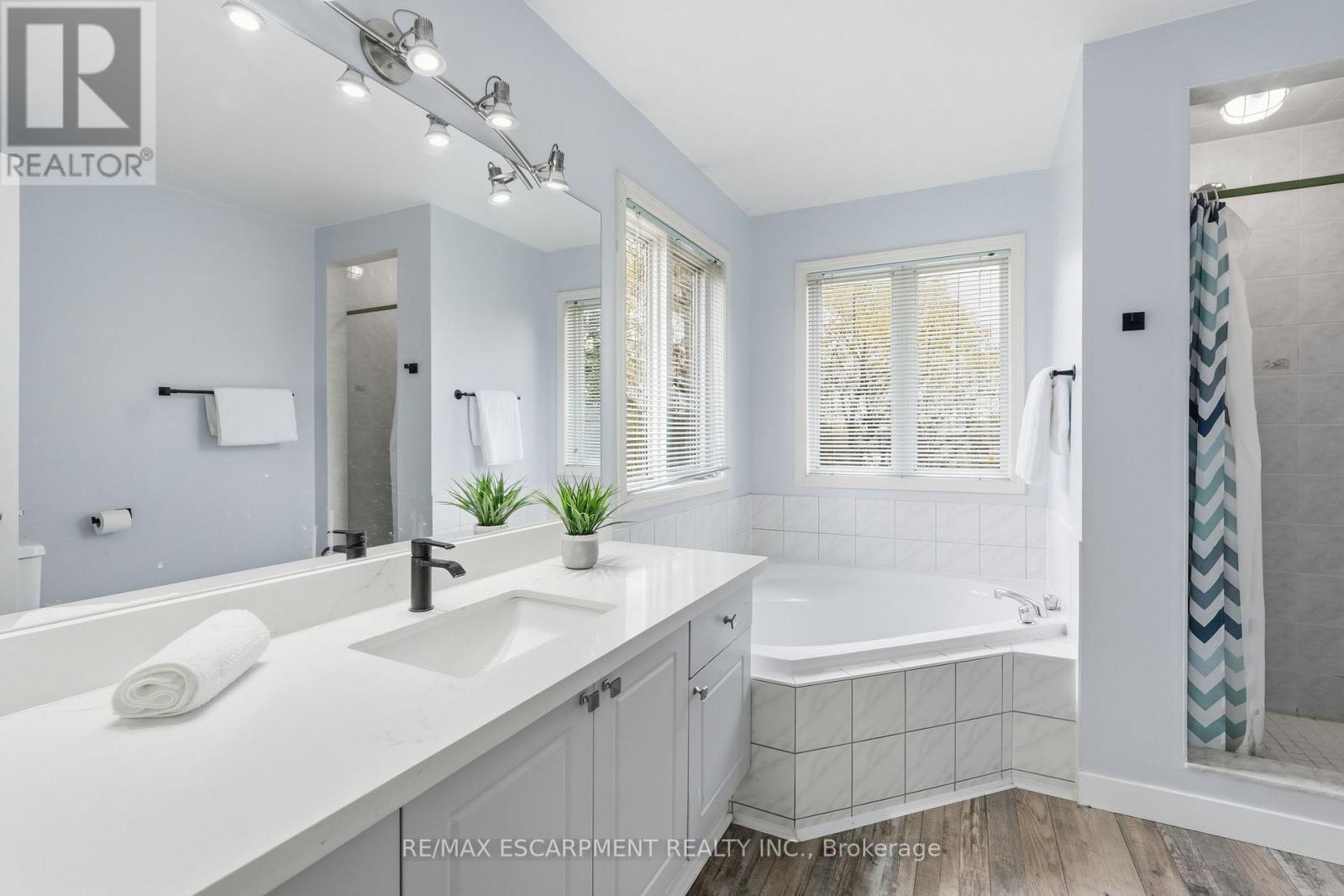 5010 BUNTON CRESCENT - 34