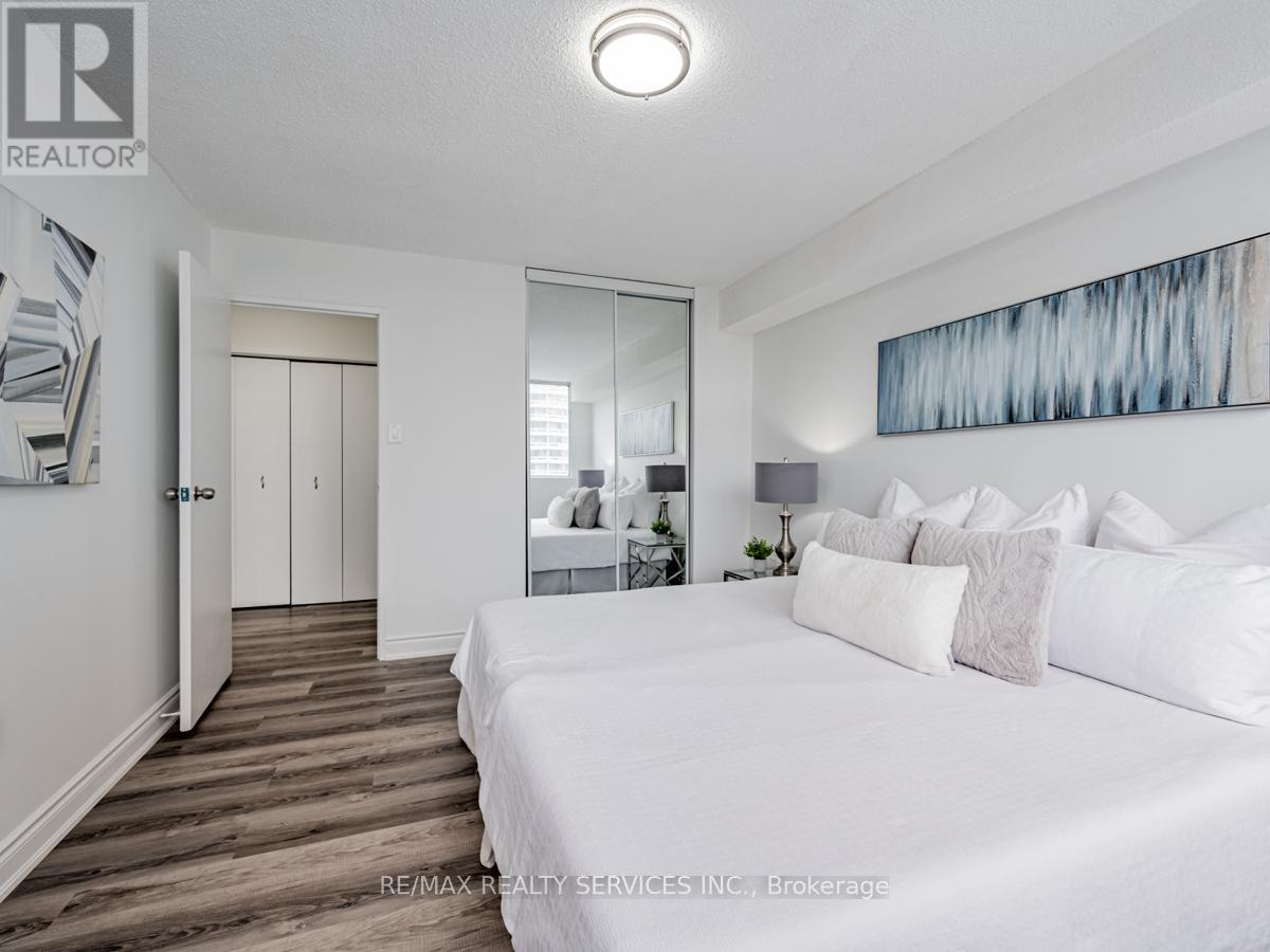 #1108 3590 KANEFF CRESCENT - 26