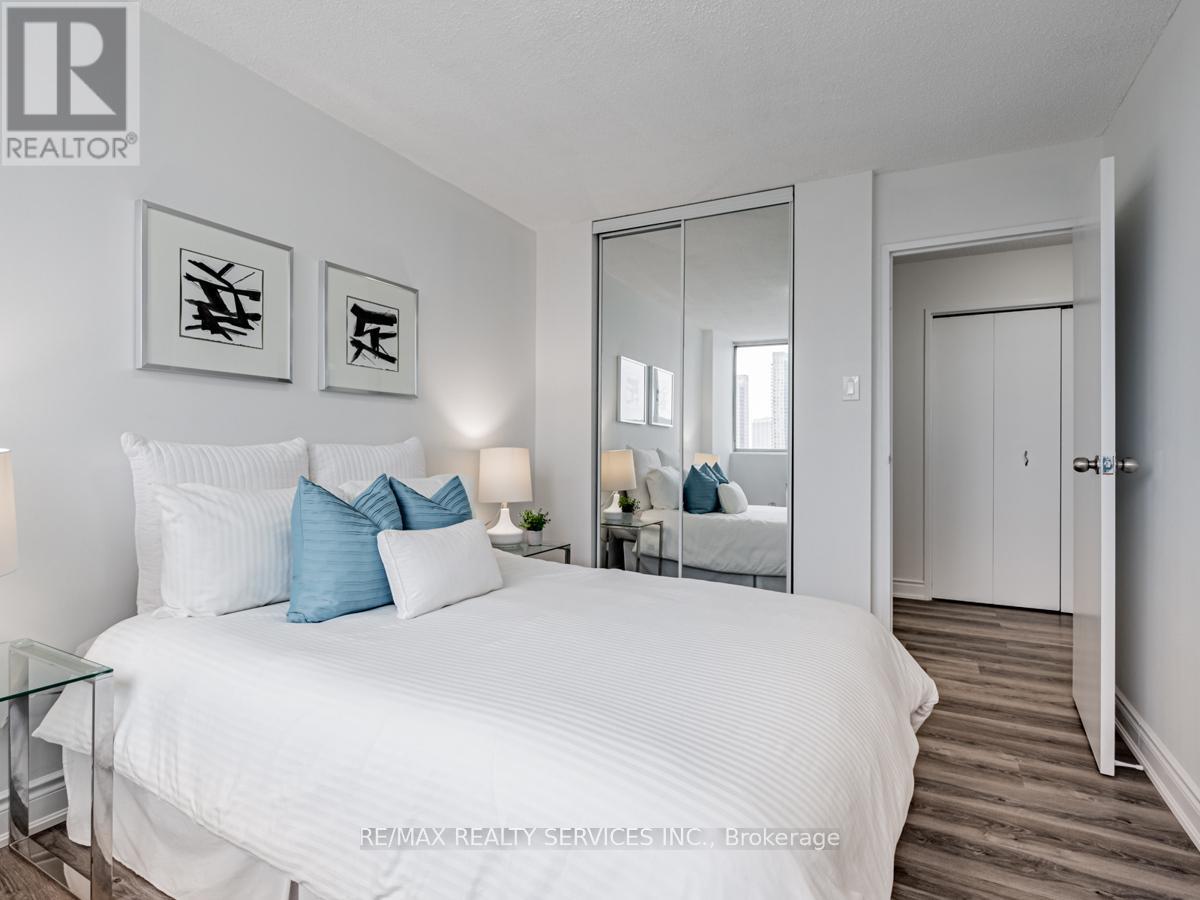 #1108 3590 KANEFF CRESCENT - 30