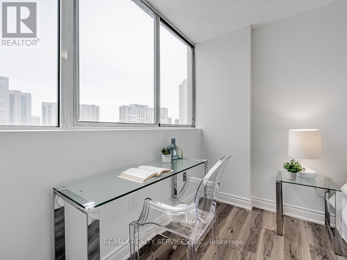 #1108 3590 KANEFF CRESCENT - 31