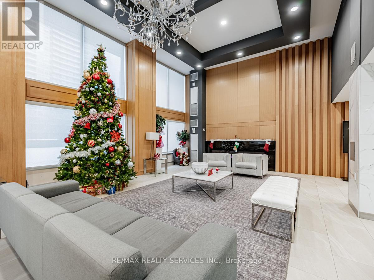 #1108 3590 KANEFF CRESCENT - 38