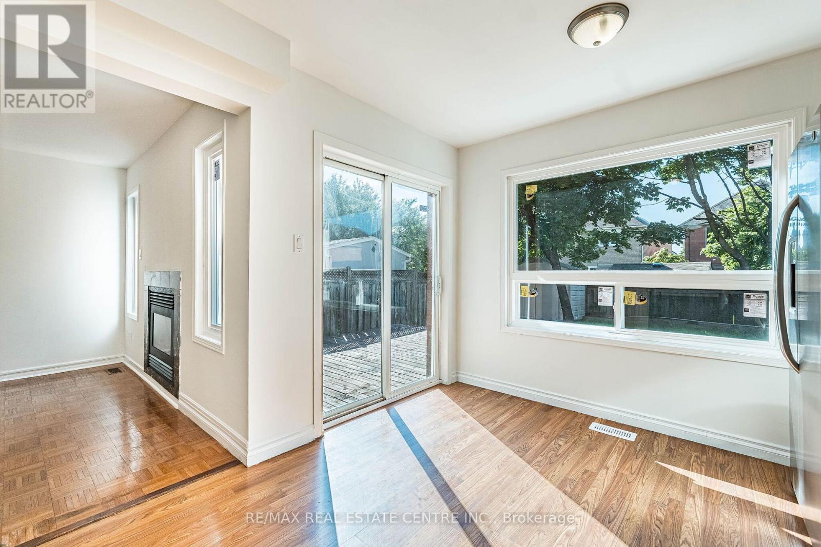 35 TWISTED OAK STREET - 13