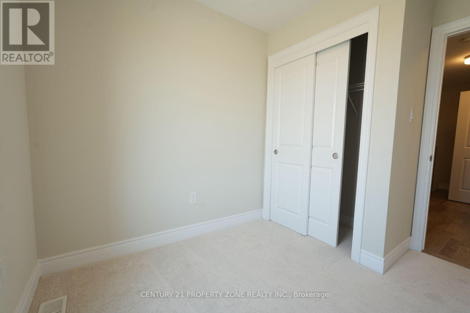#52 2273 TURNBERRY ROAD - 35