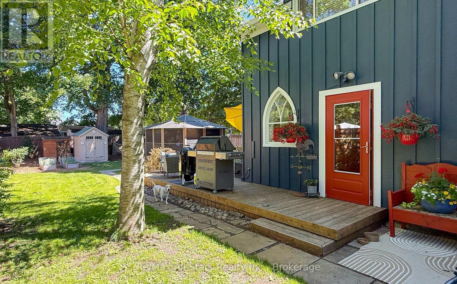 36 EMILY STREET E - 35