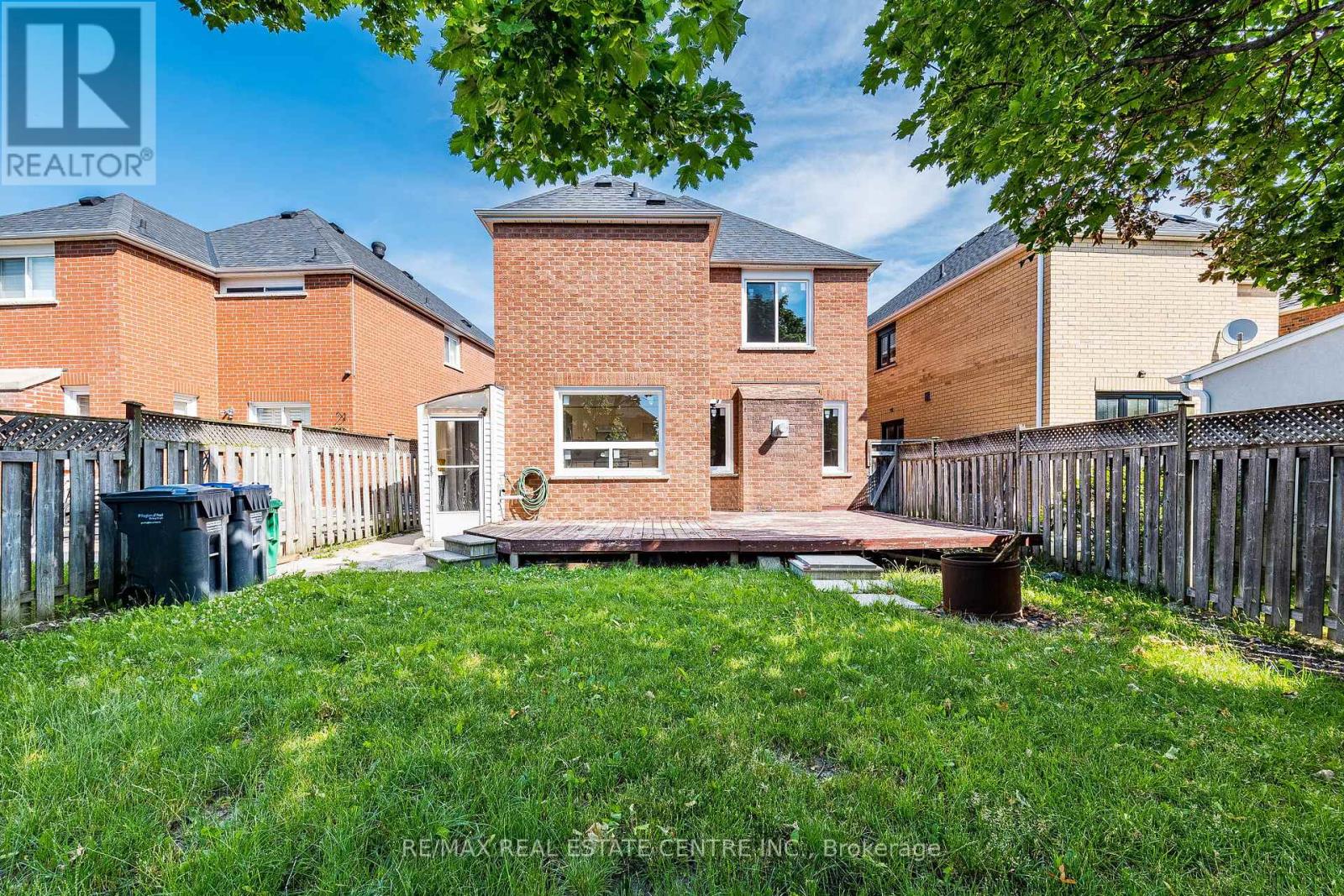 35 TWISTED OAK STREET - 48