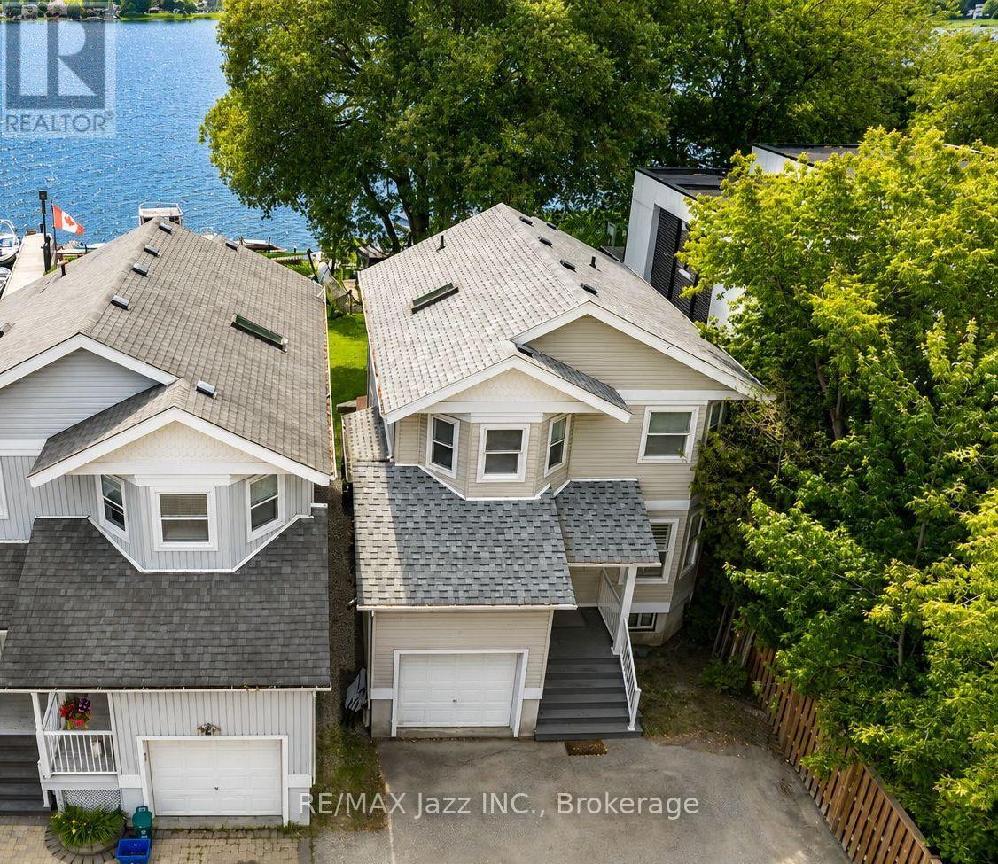 1236 BAYVIEW STREET - 1