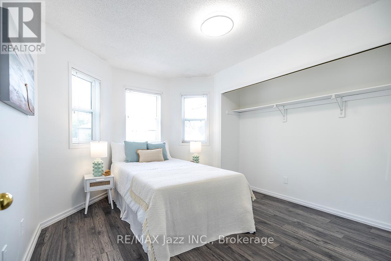 1236 BAYVIEW STREET - 26