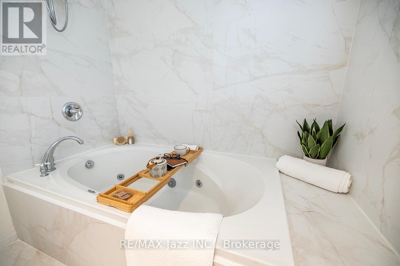 1236 BAYVIEW STREET - 33