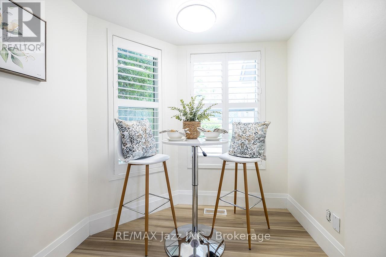 1236 BAYVIEW STREET - 10