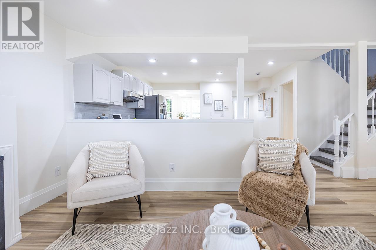 1236 BAYVIEW STREET - 23