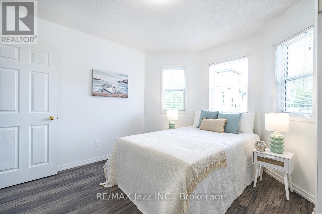 1236 BAYVIEW STREET - 27