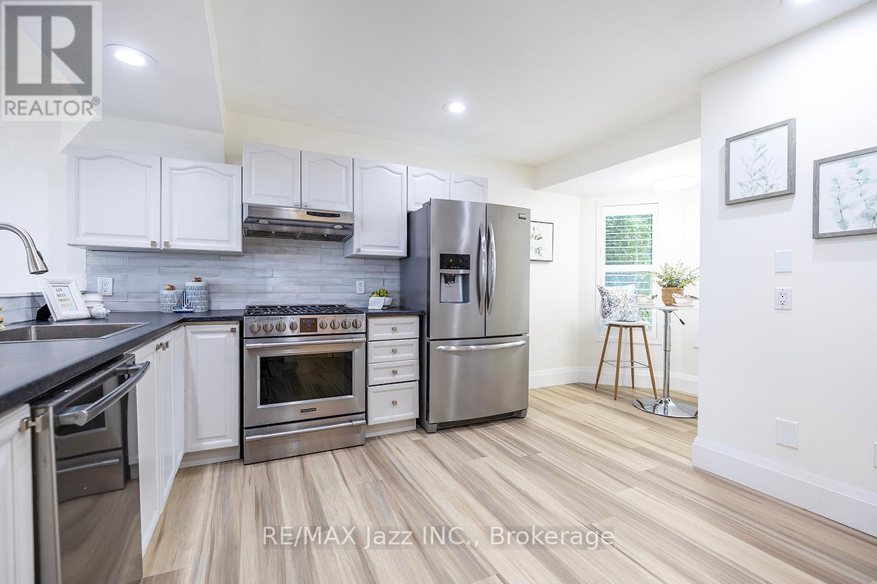 1236 BAYVIEW STREET - 9
