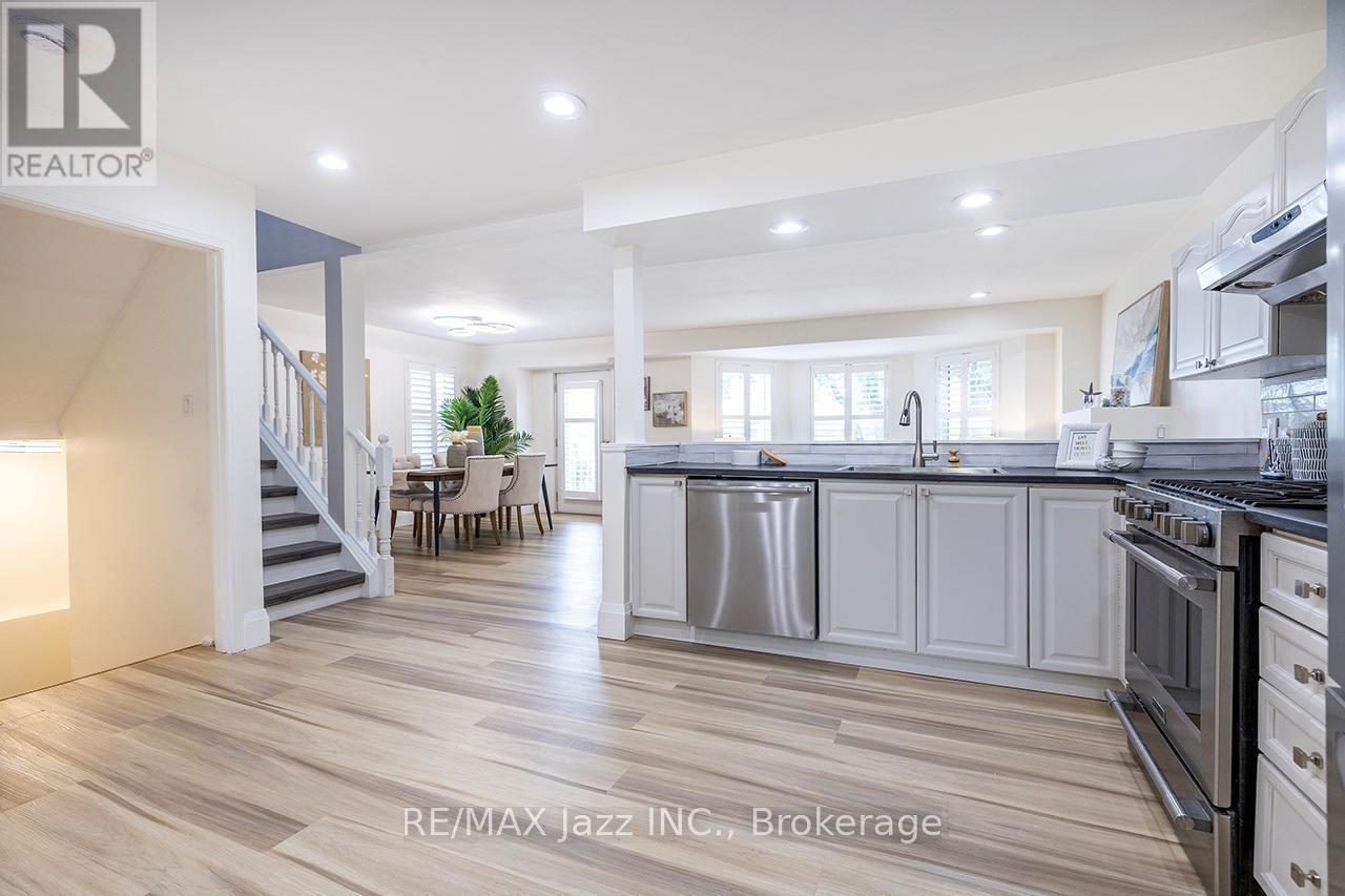 1236 BAYVIEW STREET - 11