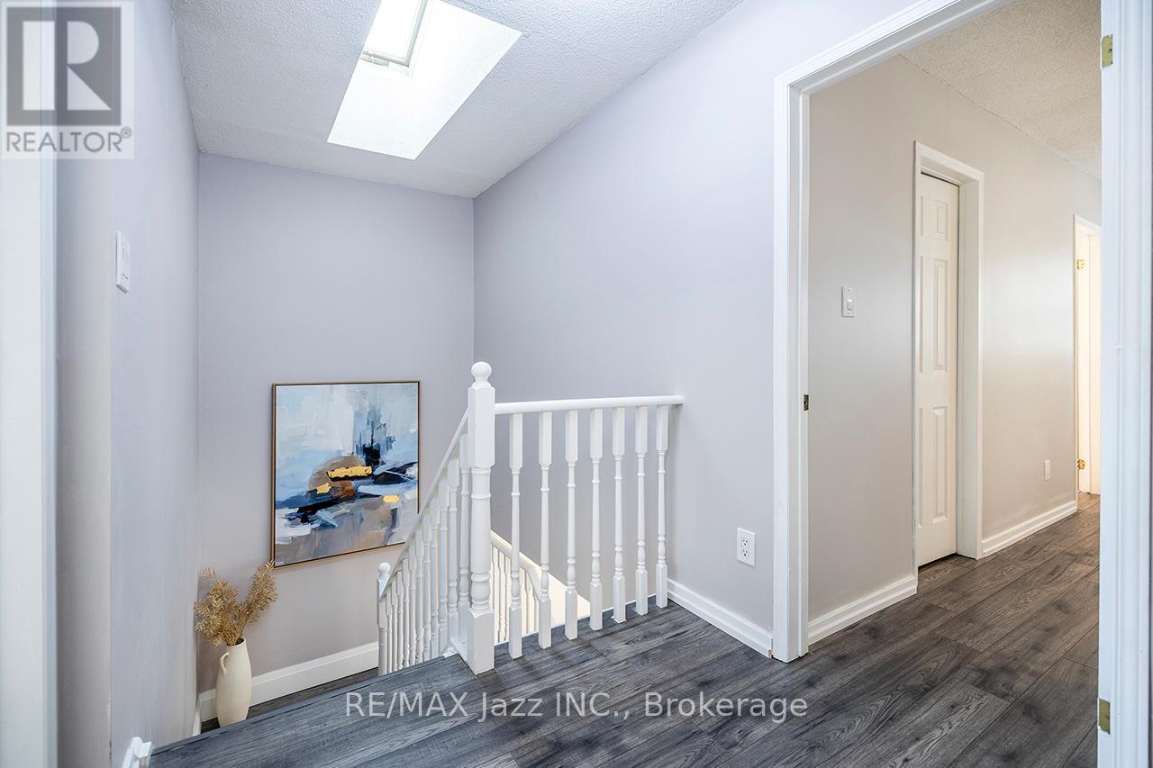 1236 BAYVIEW STREET - 24
