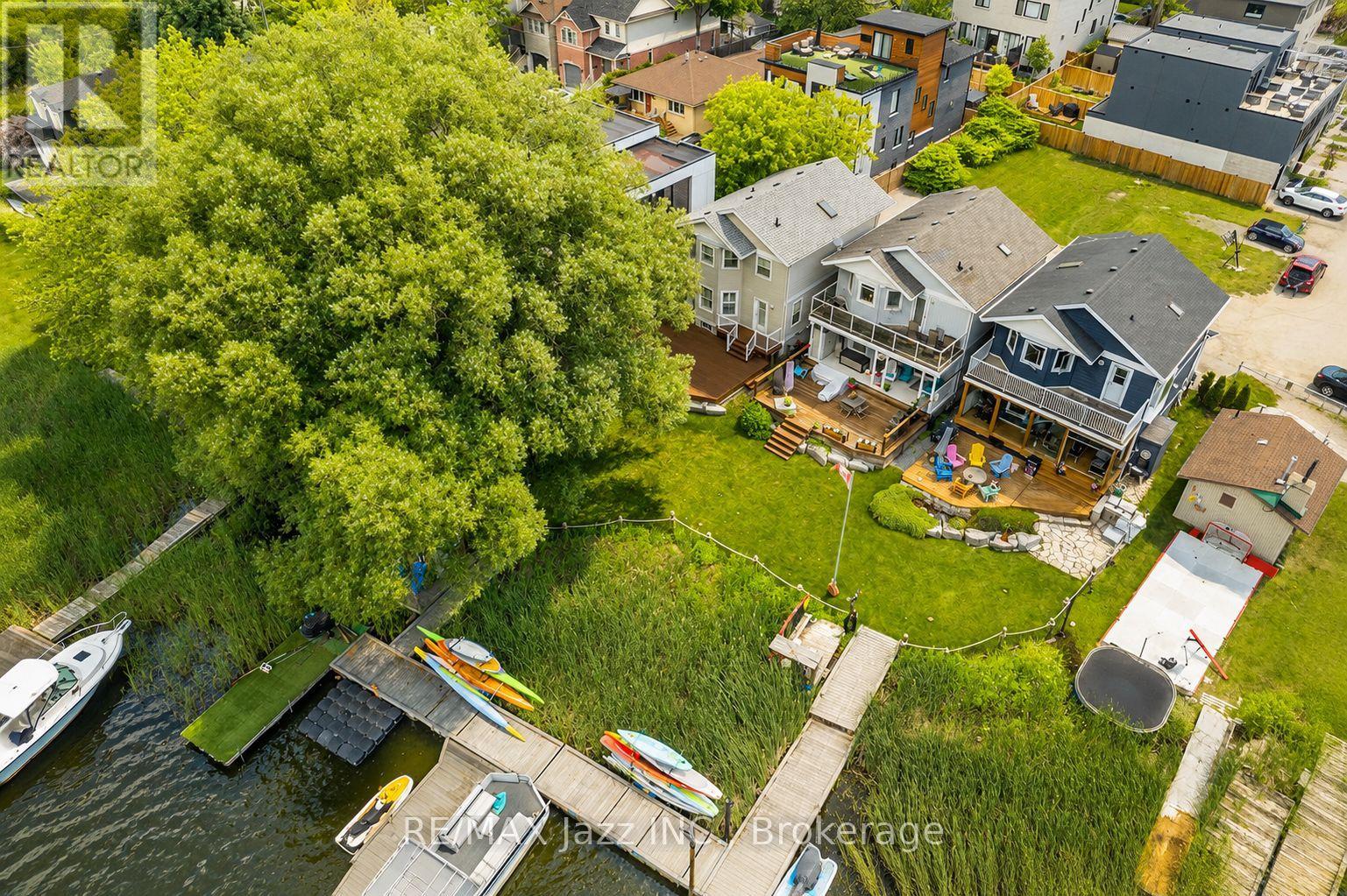 1236 BAYVIEW STREET - 47