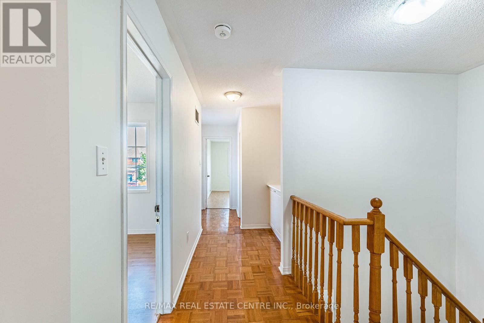 35 TWISTED OAK STREET - 27
