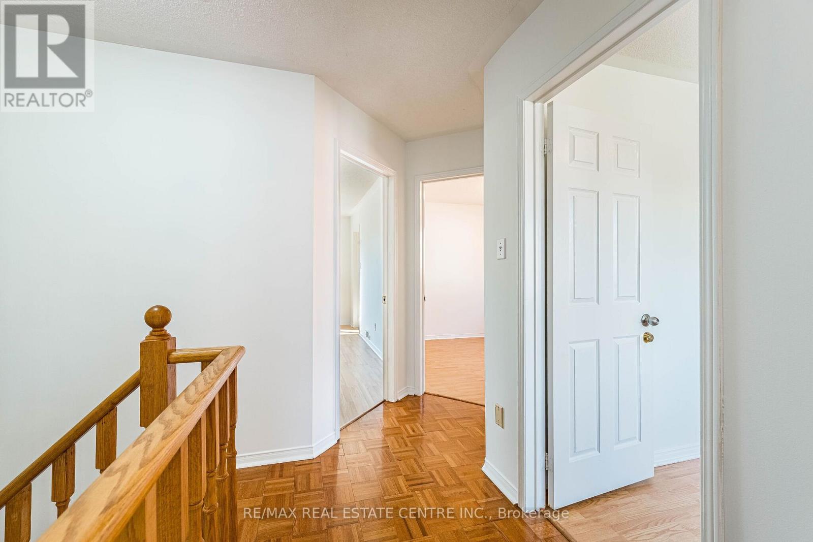 35 TWISTED OAK STREET - 18