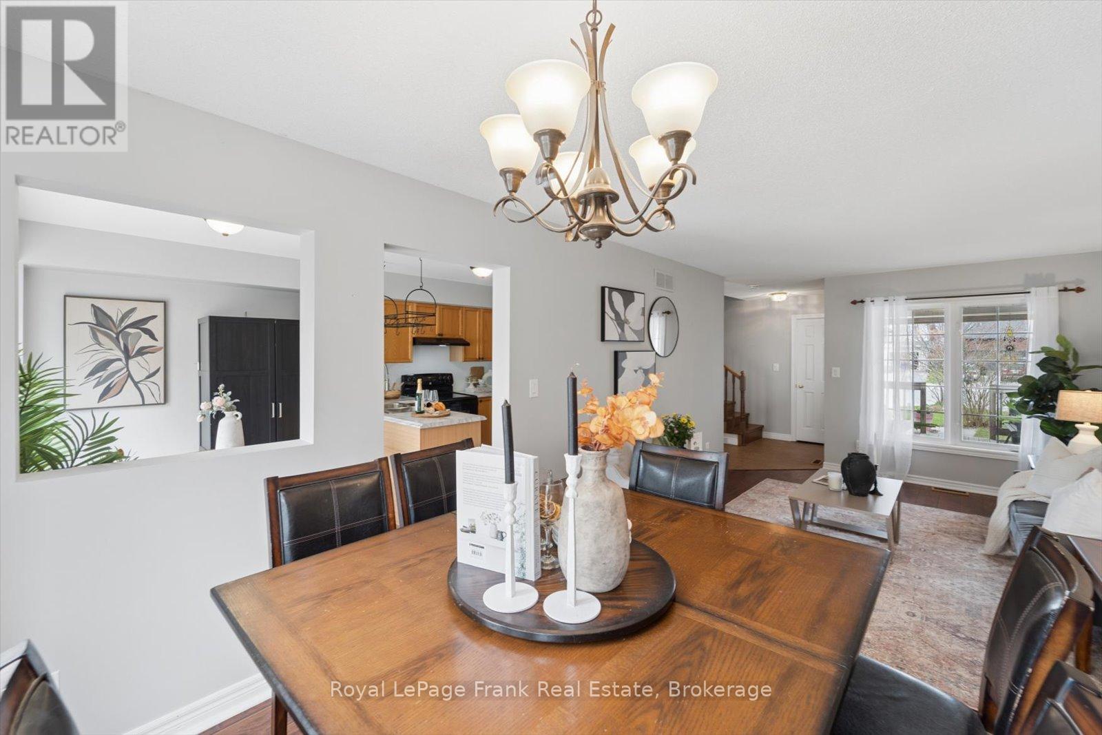 31 LANG COURT - 12