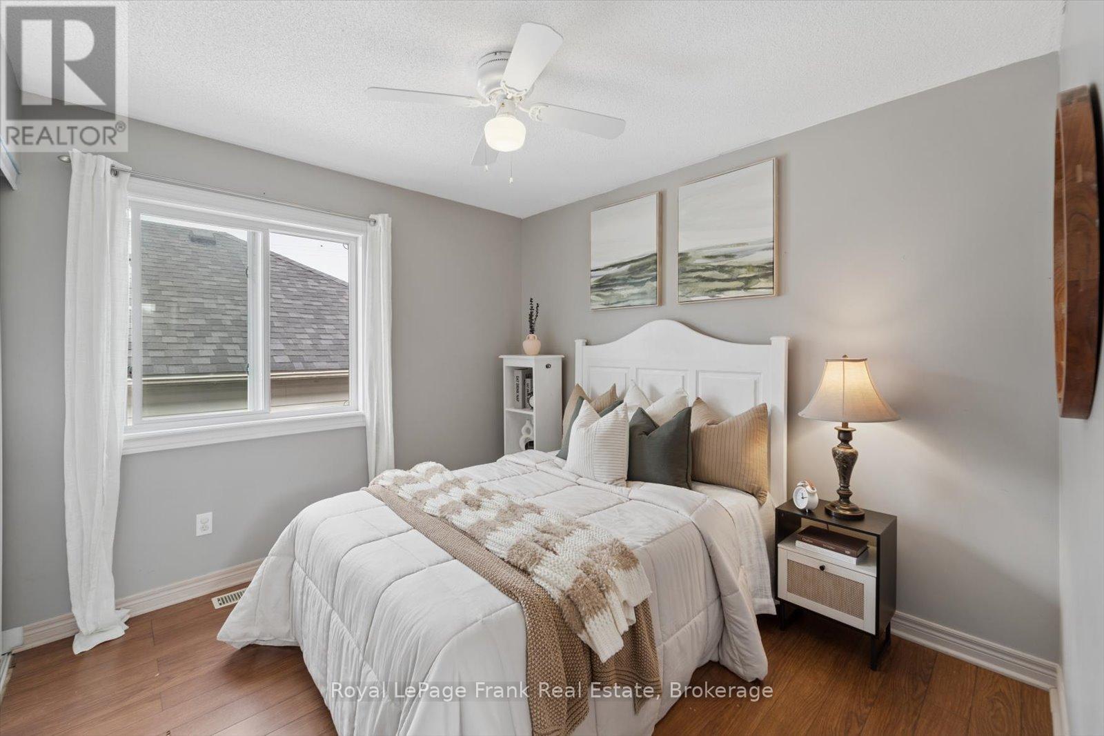 31 LANG COURT - 33