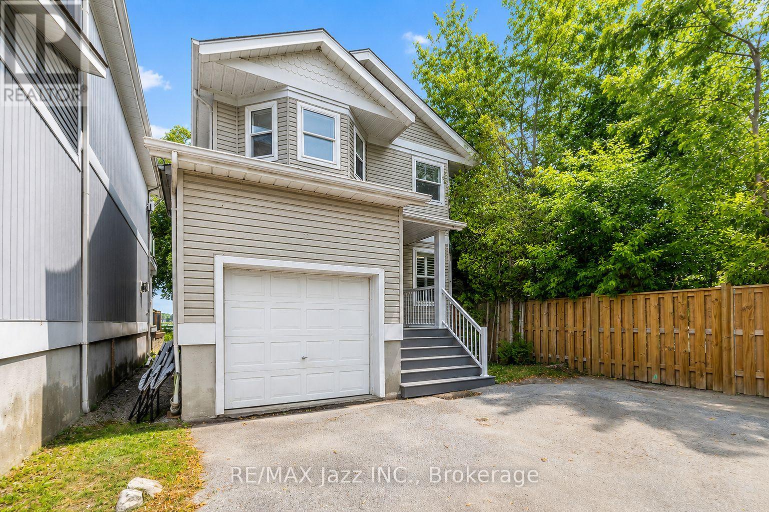 1236 BAYVIEW STREET - 4