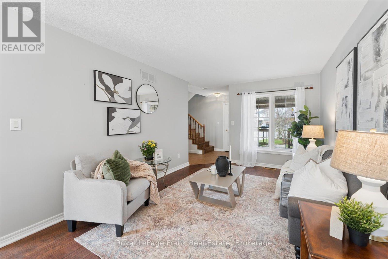 31 LANG COURT - 5
