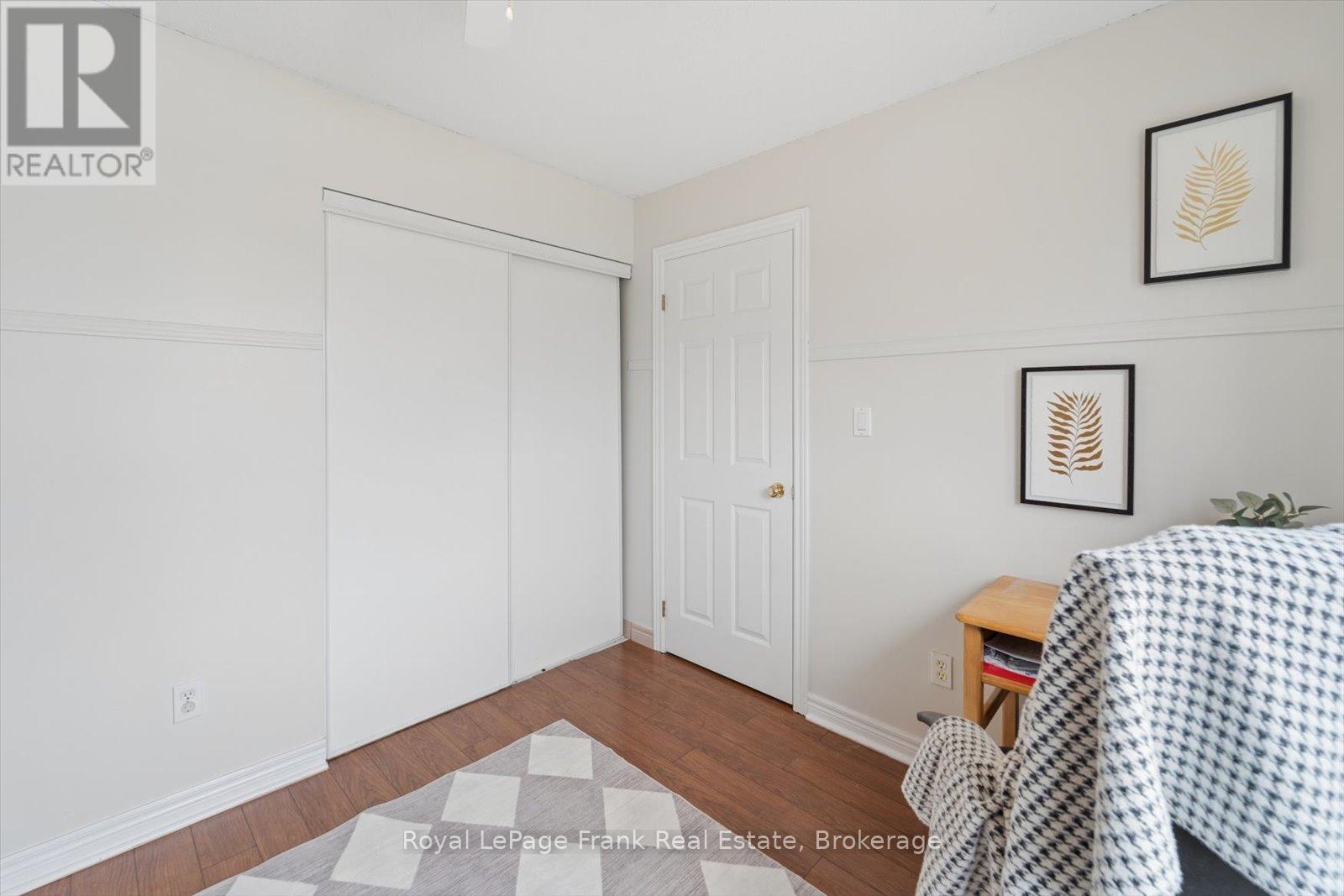 31 LANG COURT - 38