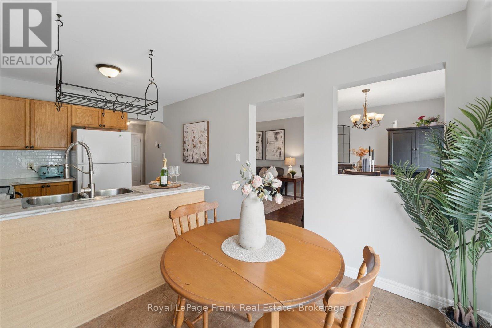 31 LANG COURT - 19