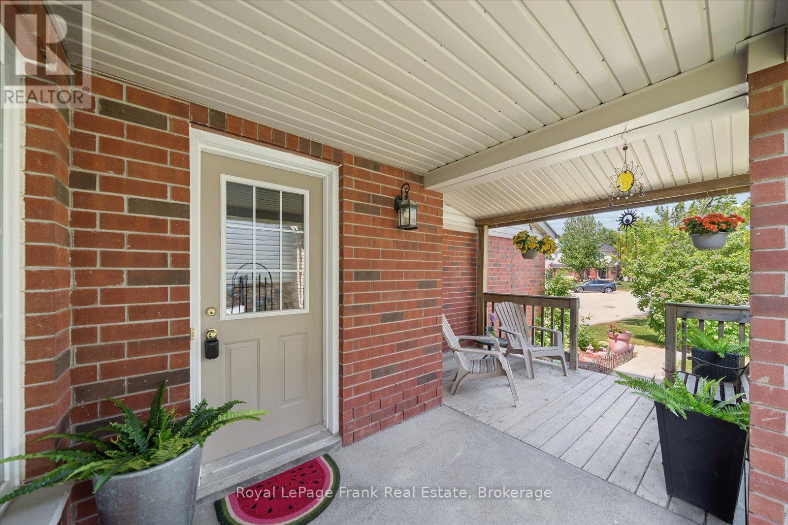 31 LANG COURT - 3