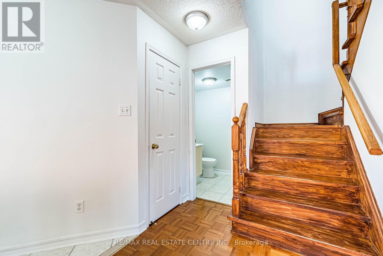 35 TWISTED OAK STREET - 15