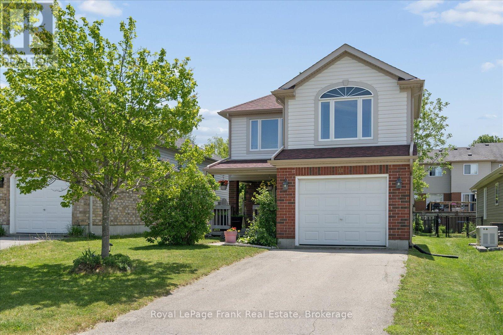 31 LANG COURT - 2