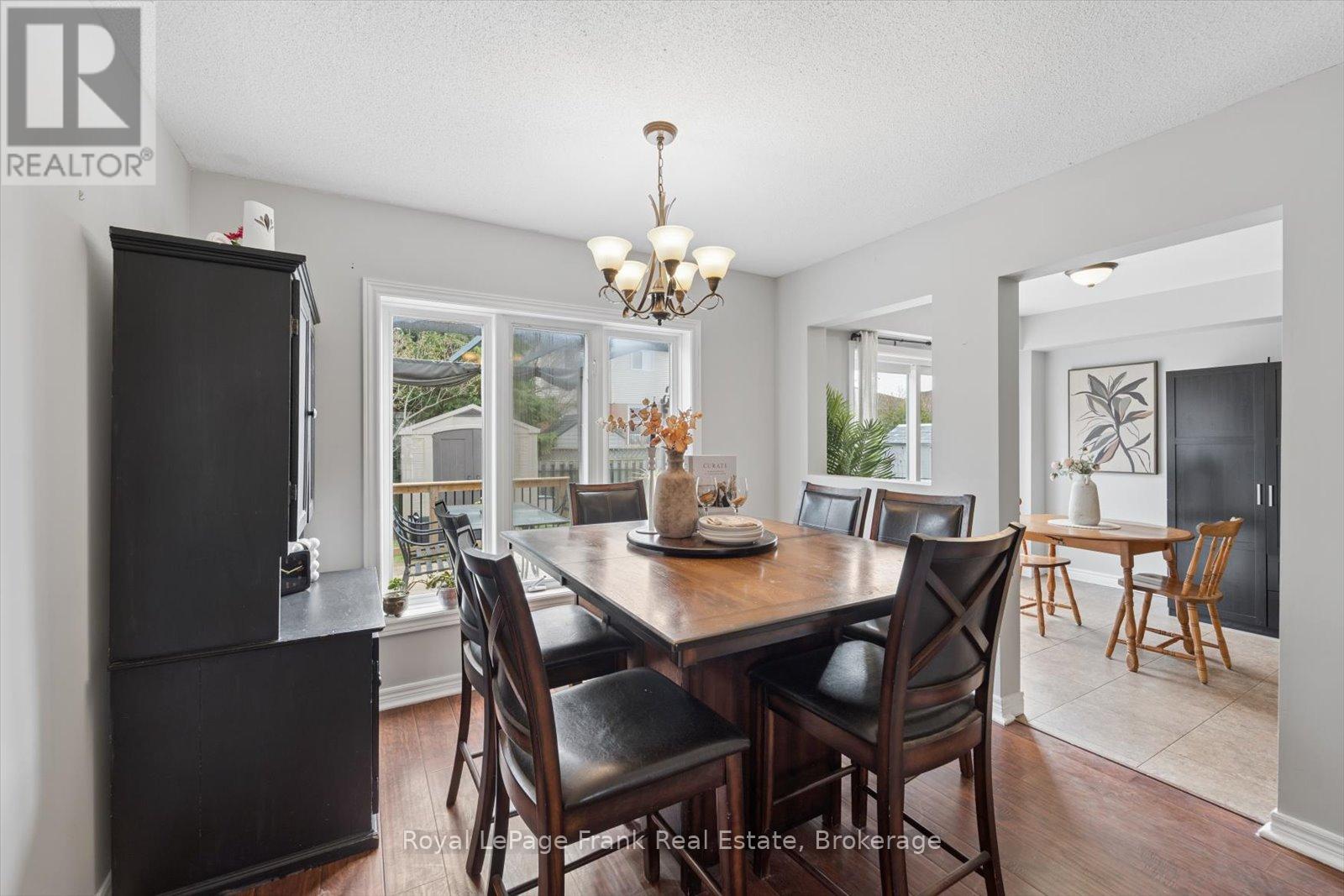 31 LANG COURT - 10