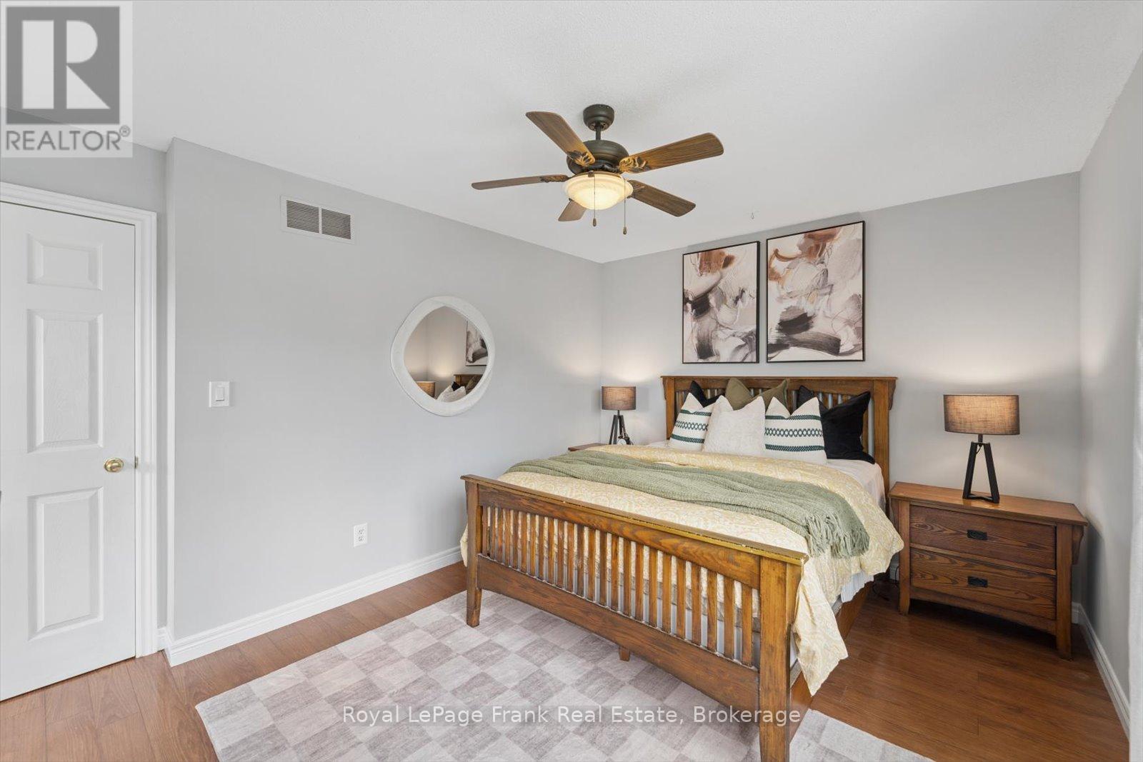 31 LANG COURT - 31