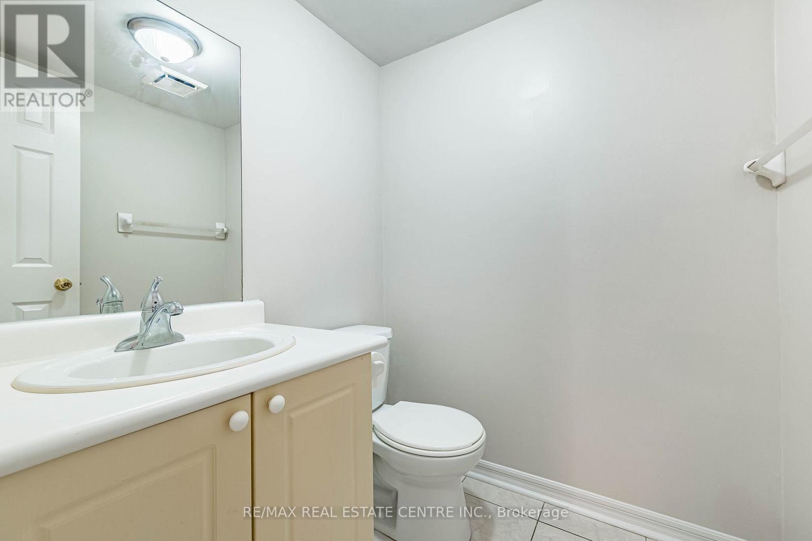 35 TWISTED OAK STREET - 16
