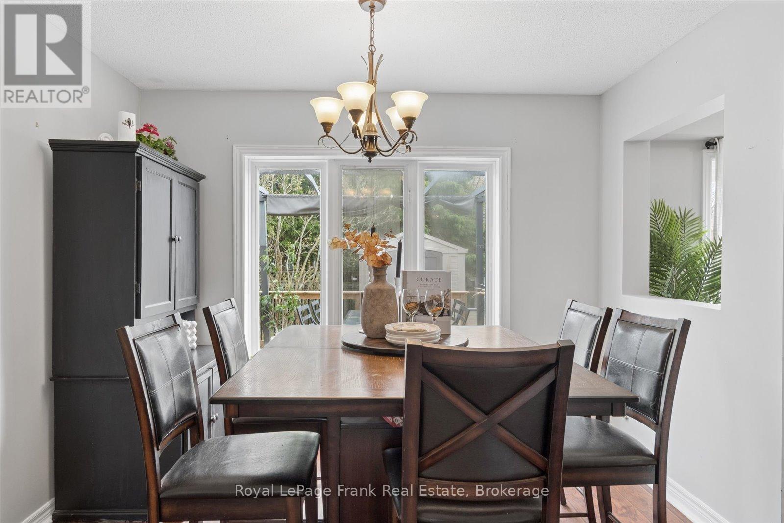 31 LANG COURT - 11