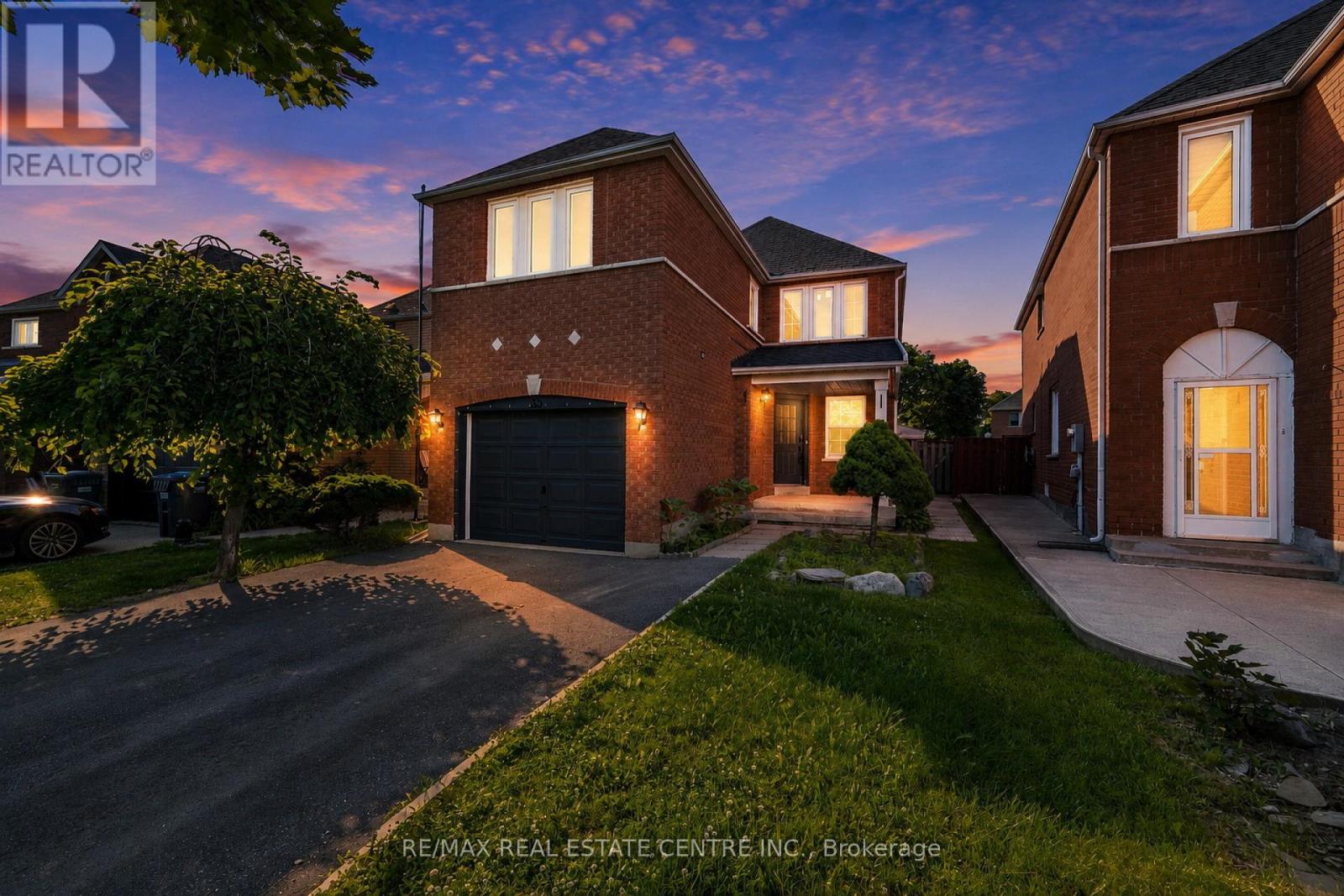 35 TWISTED OAK STREET - 50