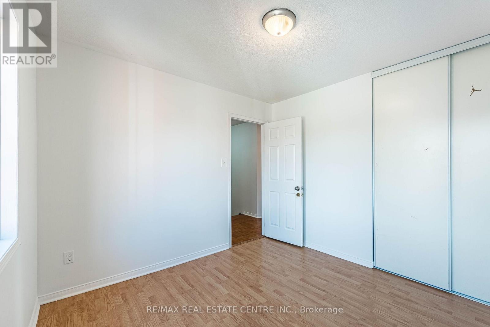 35 TWISTED OAK STREET - 29