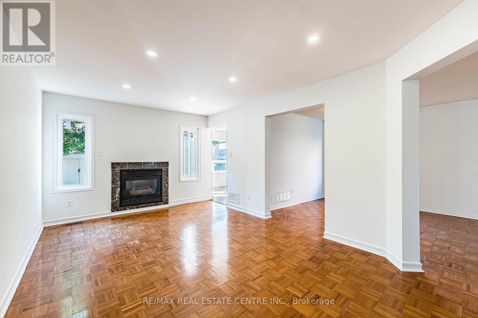 35 TWISTED OAK STREET - 9