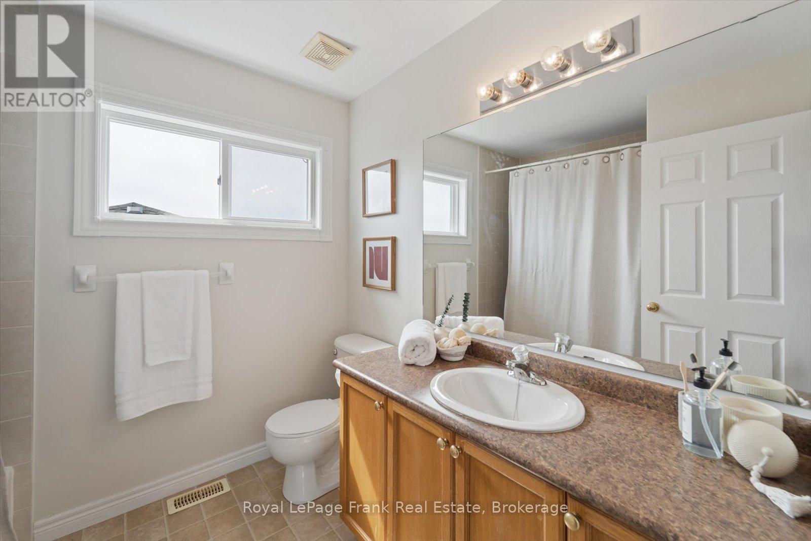 31 LANG COURT - 36