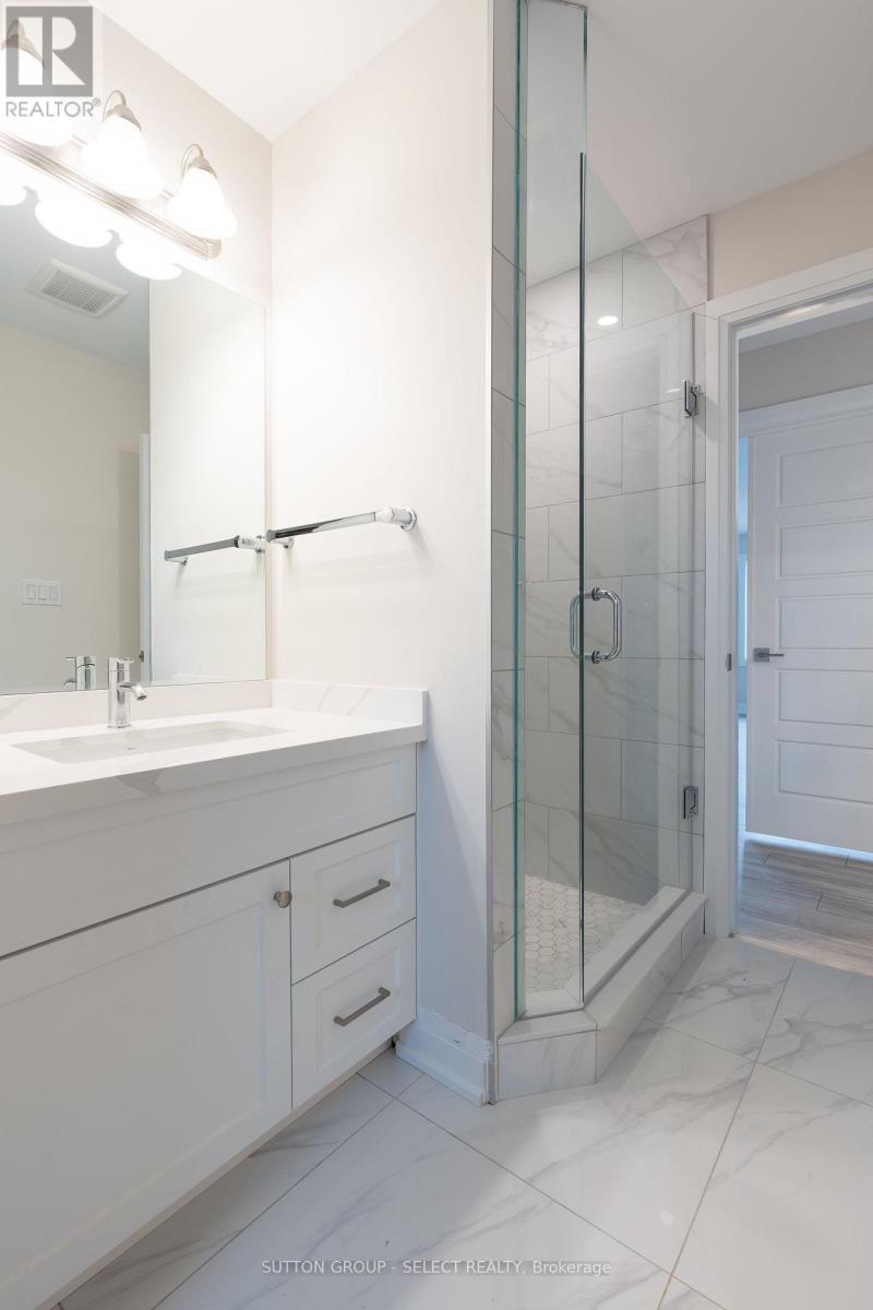 241 LEITCH STREET - 27