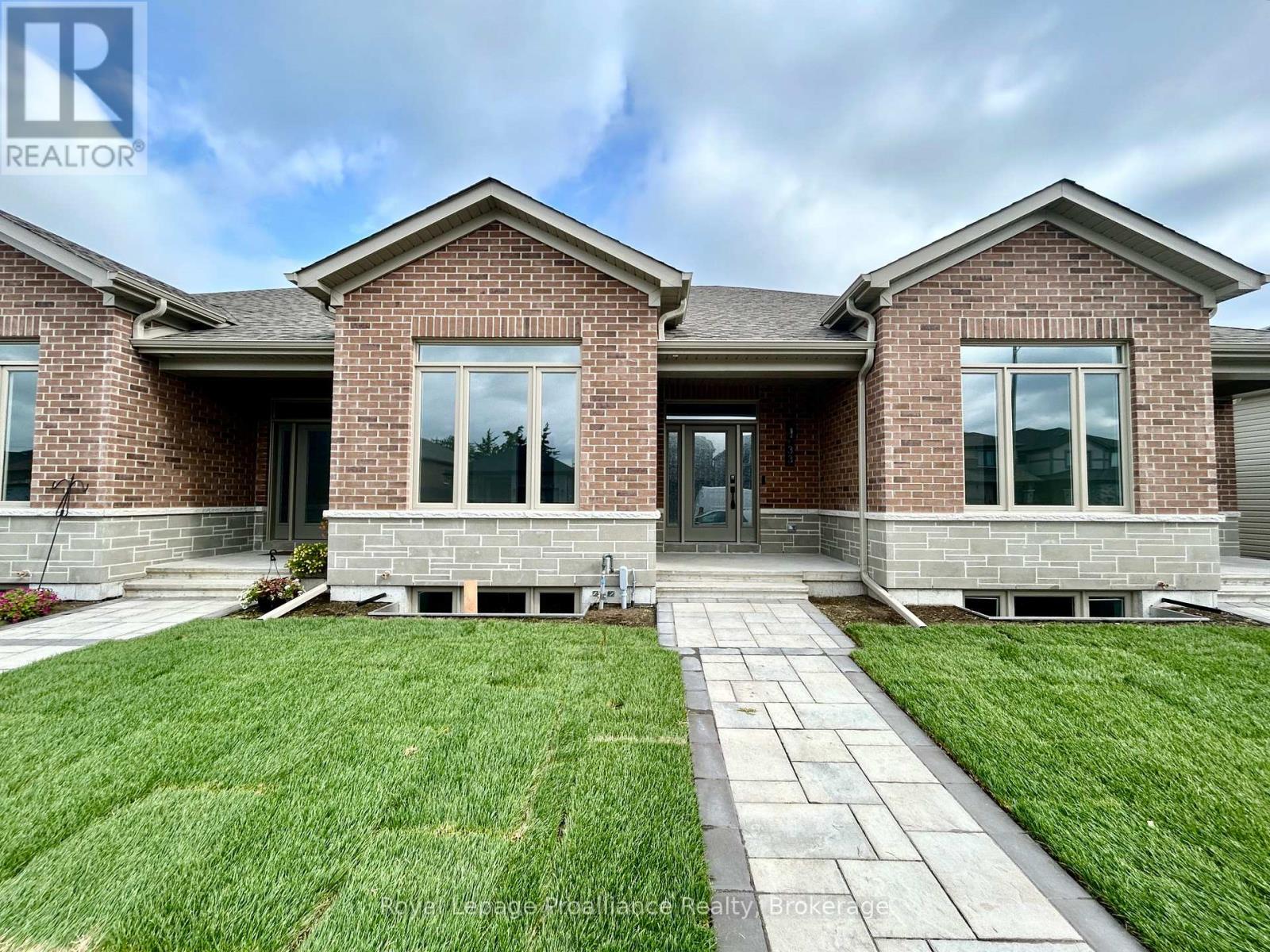 33 ATHABASKA DRIVE - 1