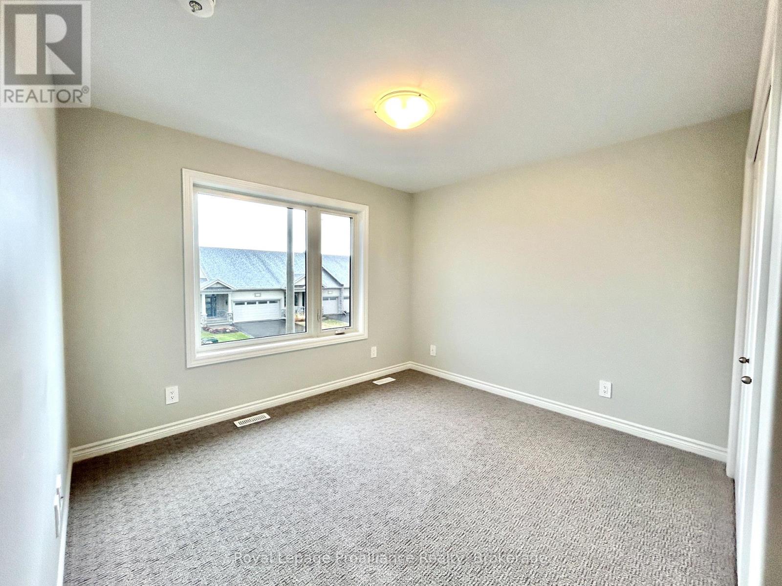 79 ATHABASKA DRIVE - 18